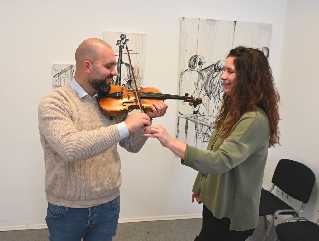 Mario Moritz zu Besuch in der Musikschule Hückeswagen